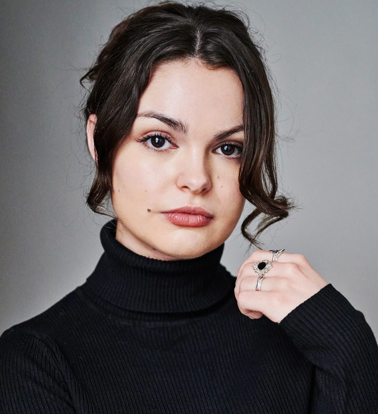 Gwen jones actress wednesday